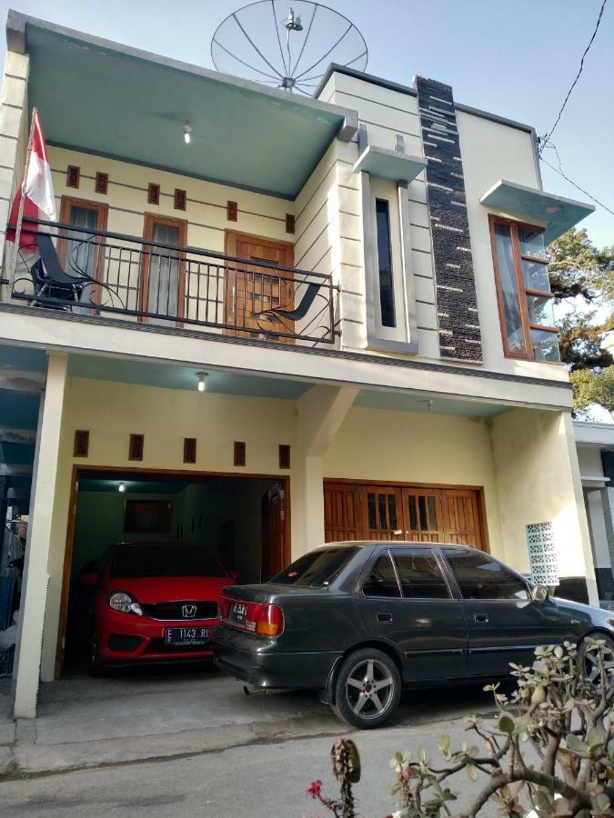 Homestay Agriya Lubis Banjarnegara Exterior photo