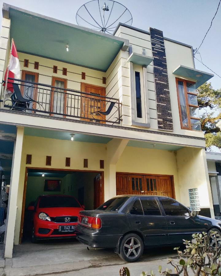 Homestay Agriya Lubis Banjarnegara Exterior photo